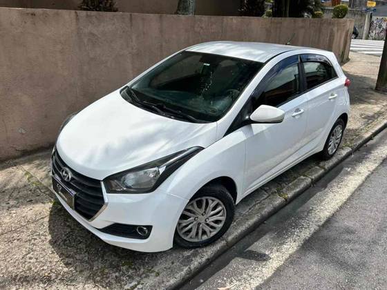 HYUNDAI HB20 1.0 COMFORT PLUS 12V FLEX 4P MANUAL